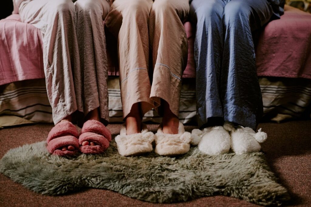 An image of female feets 