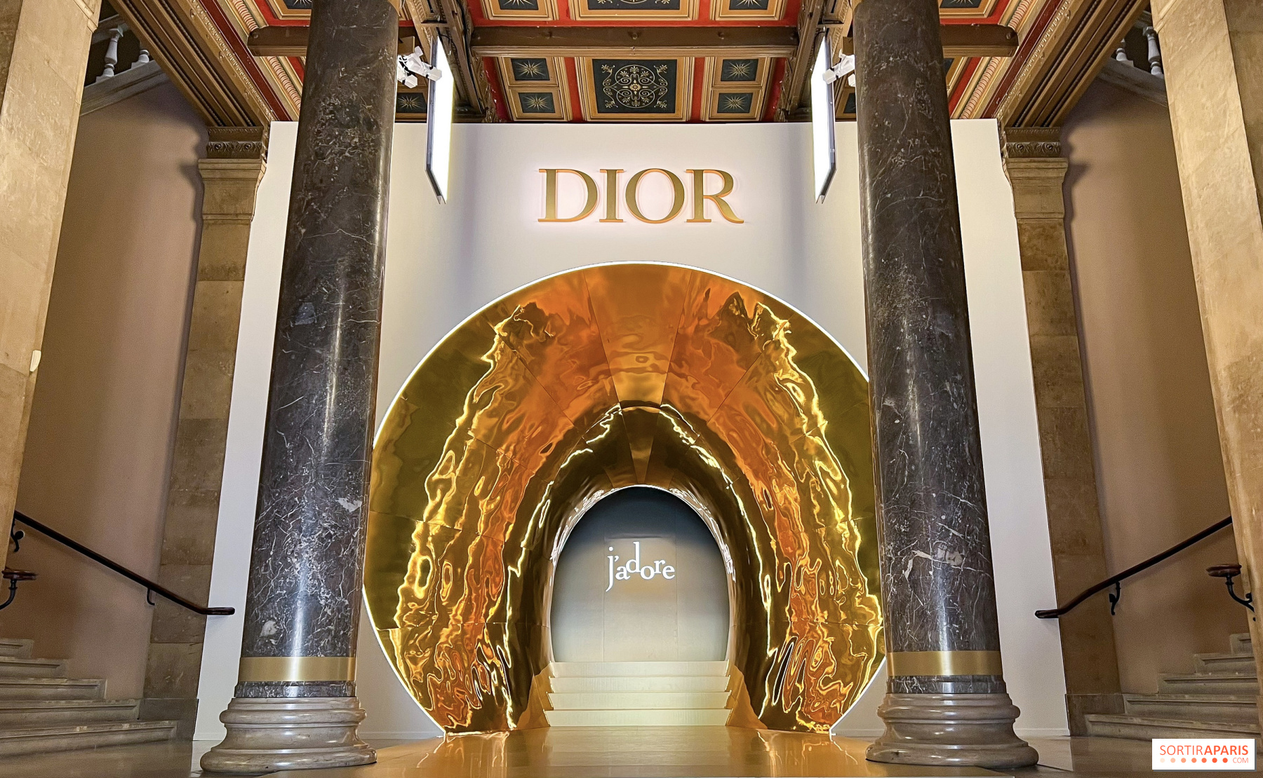 Rihanna Becomes The New Face Of J’Adore By Dior 20 an image of dior store front