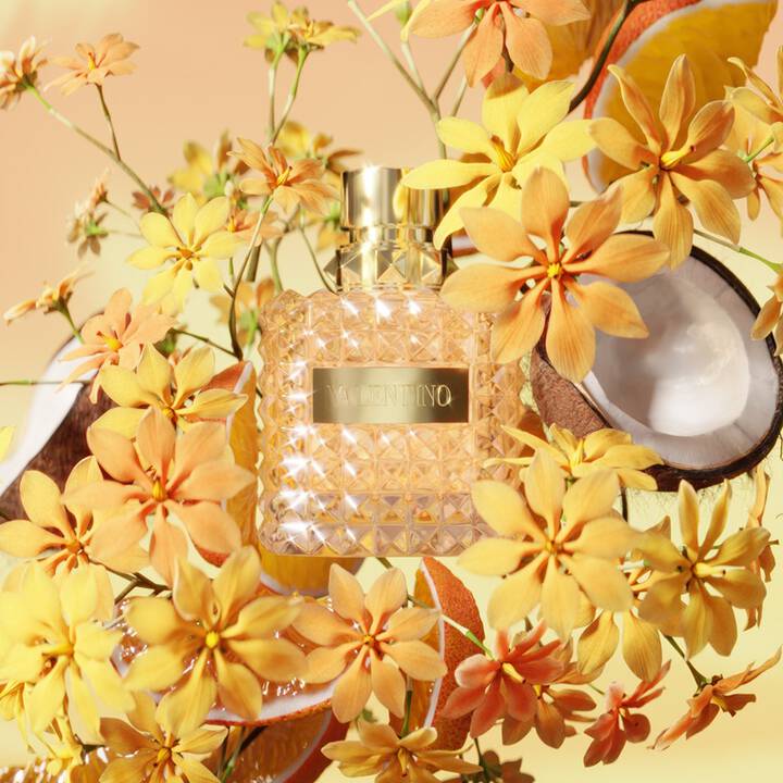 New Scent Alert: Valentino Announces Born in Roma The Gold Donna & Uomo 18 An image of Valentino born in roma the gold donna perfume for women with a background of its perfume ingredients