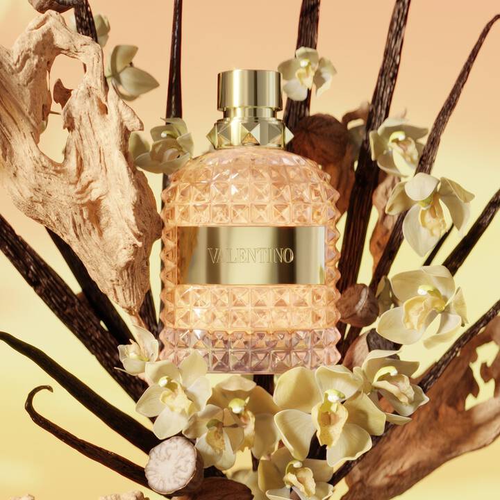 New Scent Alert: Valentino Announces Born in Roma The Gold Donna & Uomo 19 An image of Valentino born in roma the gold uomo perfume for men with a background of its perfume ingredients