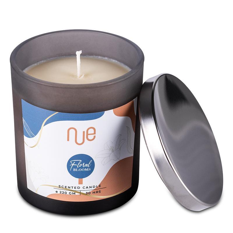 An image of Nue floral blooms sceted candle