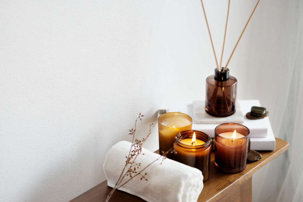 How to Pick the Perfect Ramadan Gift for Everyone 20 An image of scented candles and diffussers placed on a tabletop
