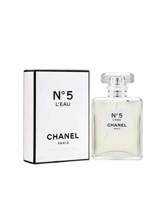 Isang imahe ng Chanel No5 perfume kasama ang kahon nito
