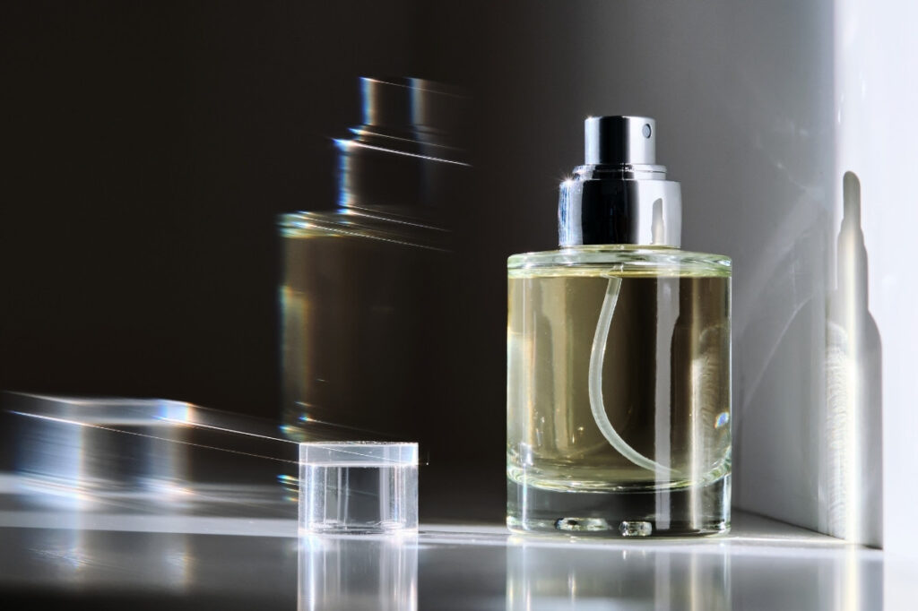 Does Perfume Expire & Does The UAE Heat Affect That? 18 An image of a reflection of the perfume