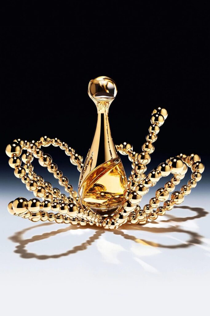 Dior J’Adore Diamonds of Dreams: Propose with A Perfume 21 An image of L'Or by Dior jadore