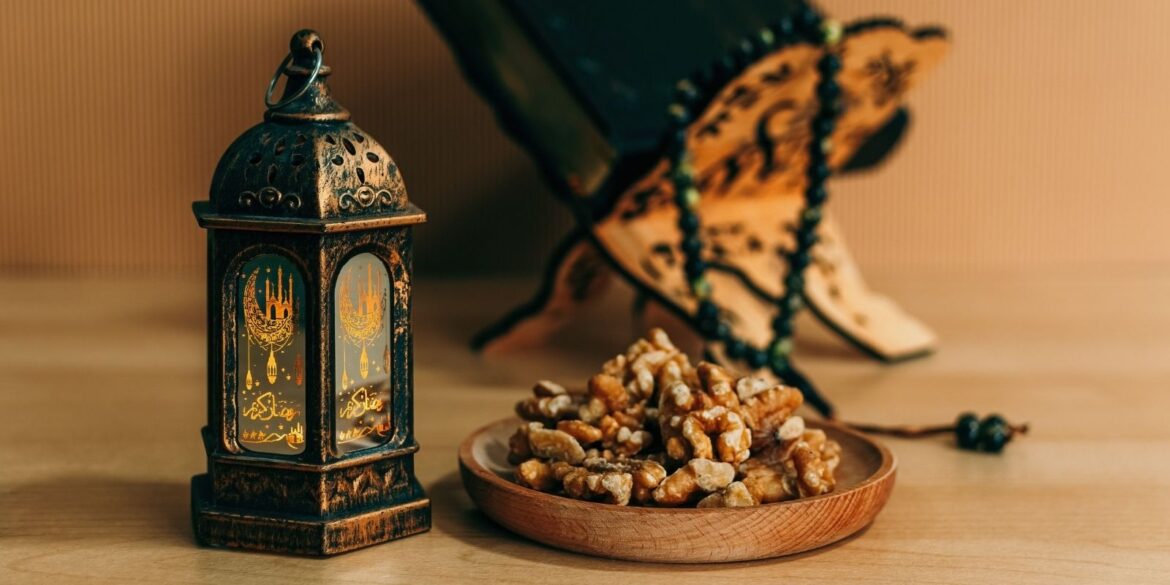 An image of frankincense and perfumes