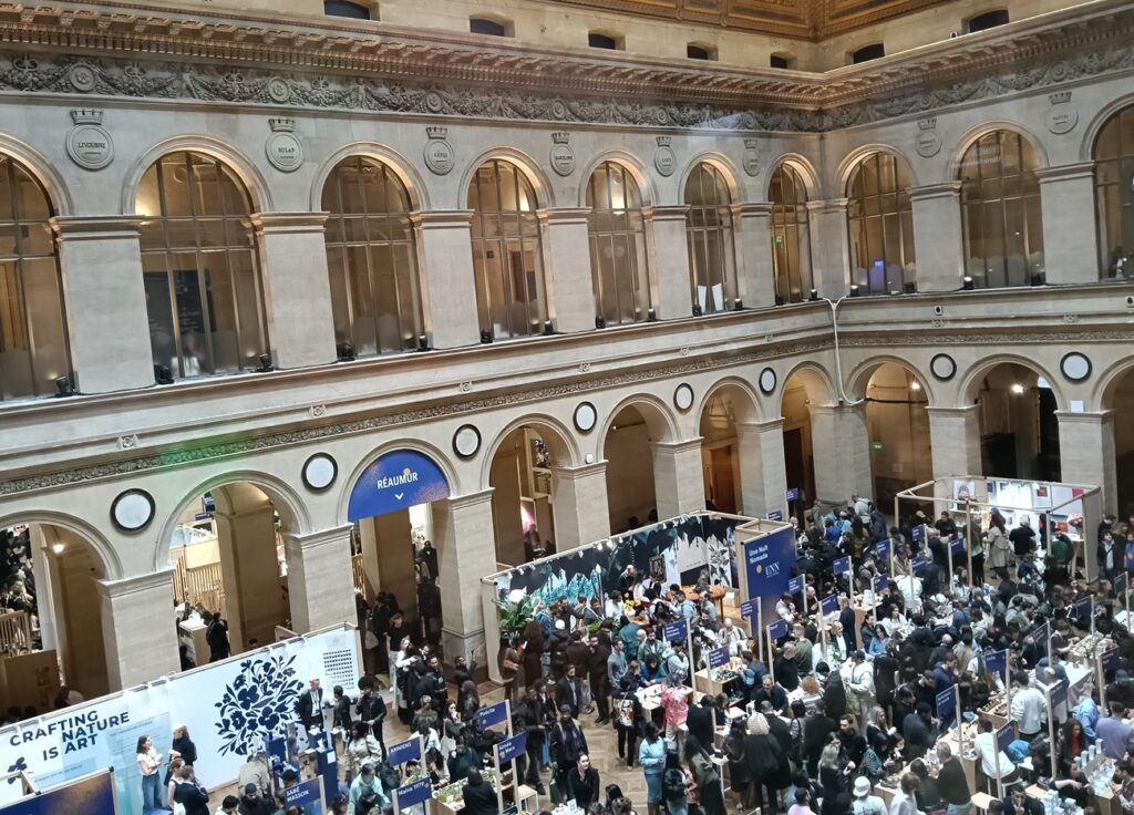 An image of visitors in paris perfume week
