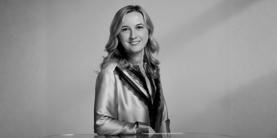 An image of the perfumer Gabriela chelariu